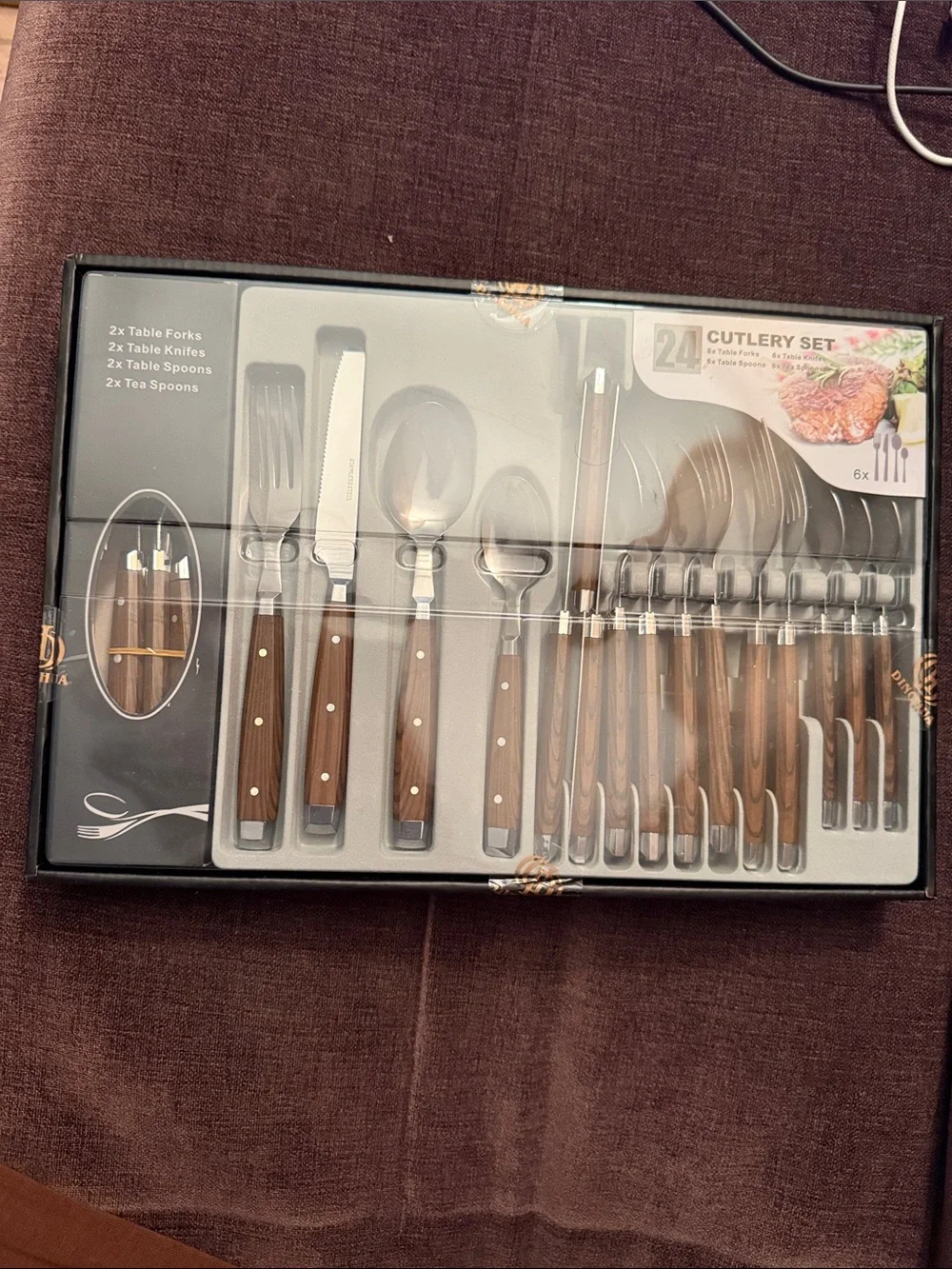 24 Piece Cutlery Set